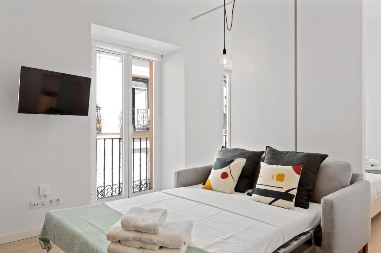 Modern 1 Bedroom Apartment Near Lavapies Мадрид Экстерьер фото