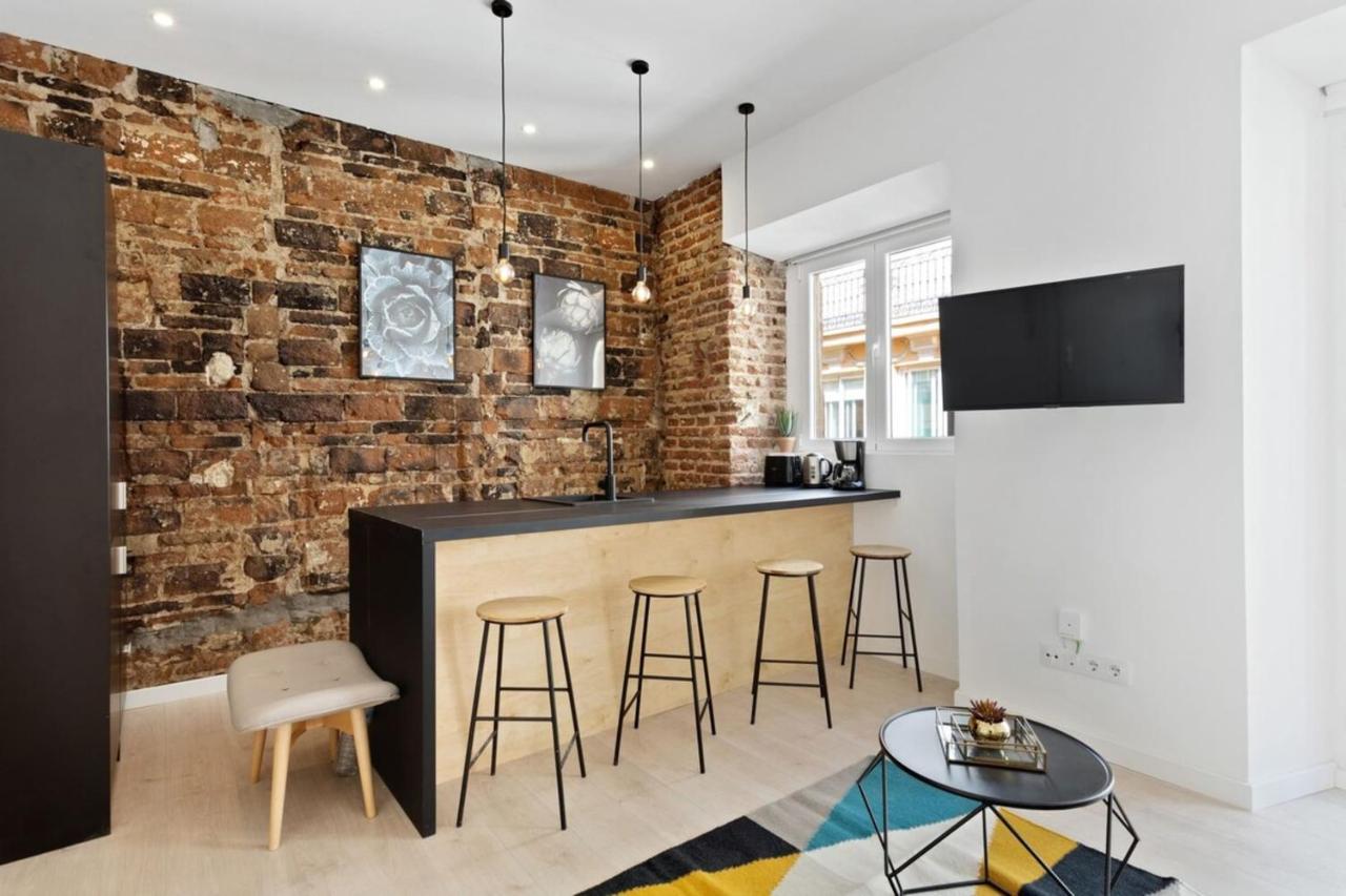 Modern 1 Bedroom Apartment Near Lavapies Мадрид Экстерьер фото